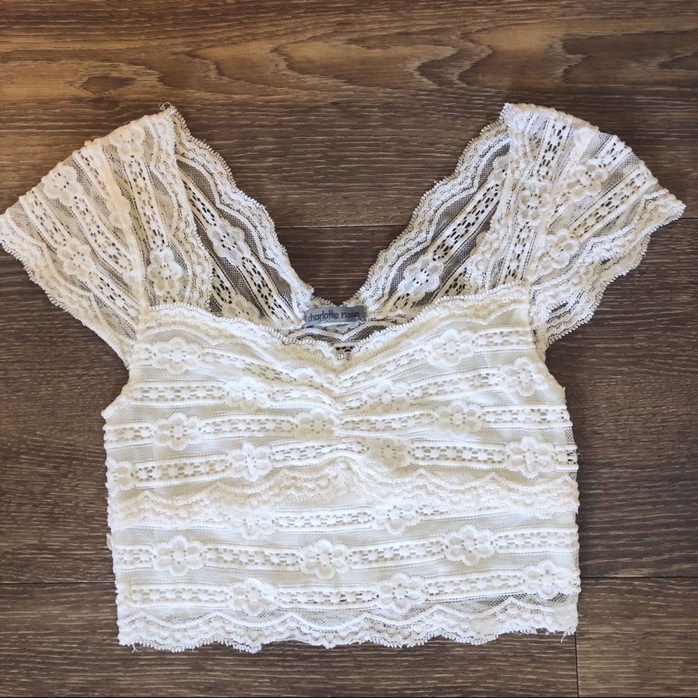 Cute top 🌺 - Picture 2 of 4